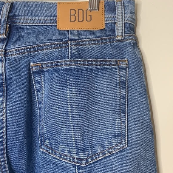 BDG + Urban Outfitters Dad Slim Tapered Fit Distressed Raw Step Hem Denim Jeans - Picture 11 of 17